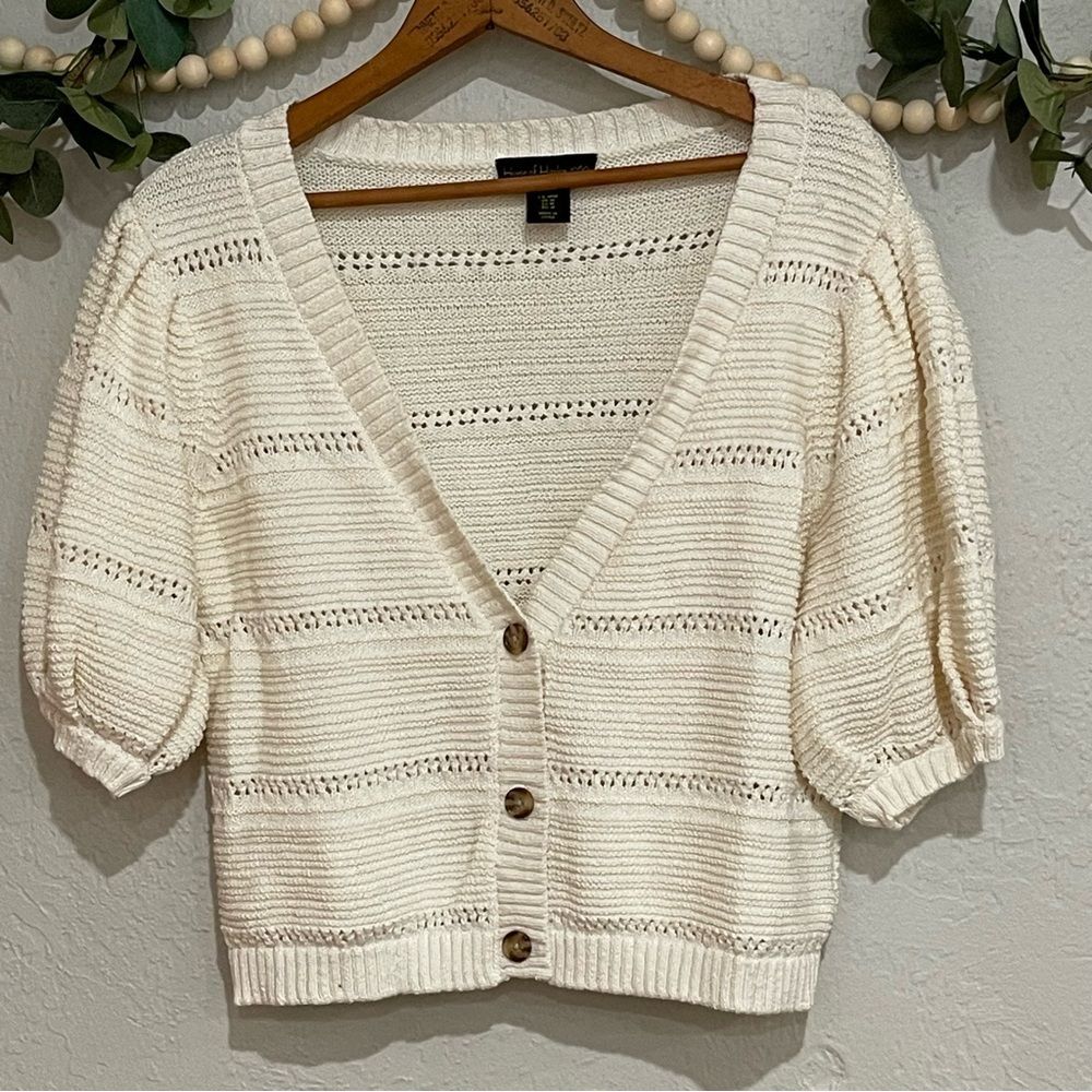 HOUSE OF HARLOW 1960 Puff Short Sleeve Open knit V-Neck Cropped Cardigan M